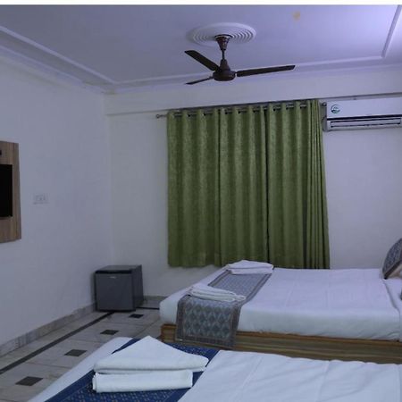 Hotel Star Palace - Near Karol Bagh Metro Delhi  Eksteriør bilde